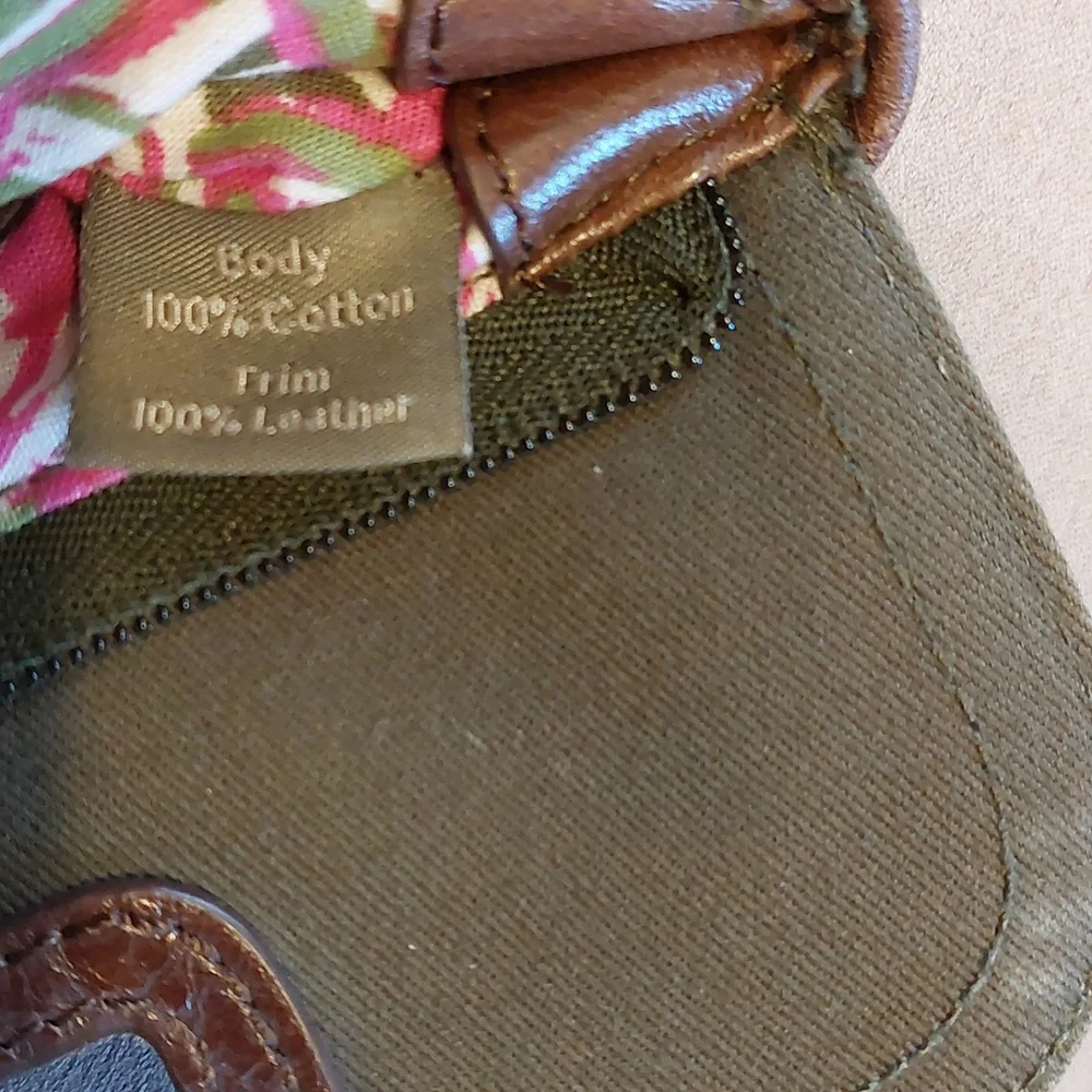 Vera Bradley Tote - Picture 10 of 17